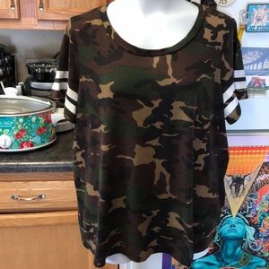 Charlotte Russe camo tee 2x